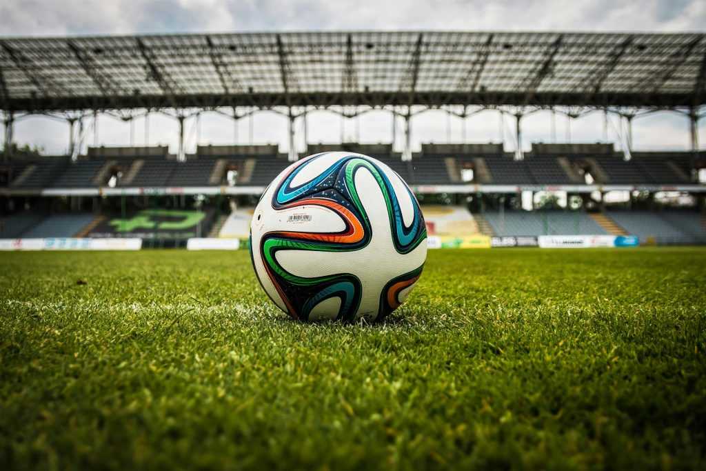 Udhetime per adhuruesit e futbollit